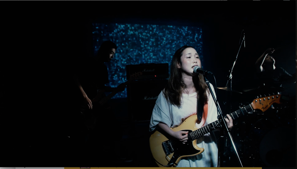 「SSW玉手初美 ムスタングを掻き鳴らし絶望を絶唱！ バンド形式ライブ映像公開」1枚目/4