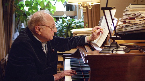 「(C)2015 Risk Love LLC」4枚目/11