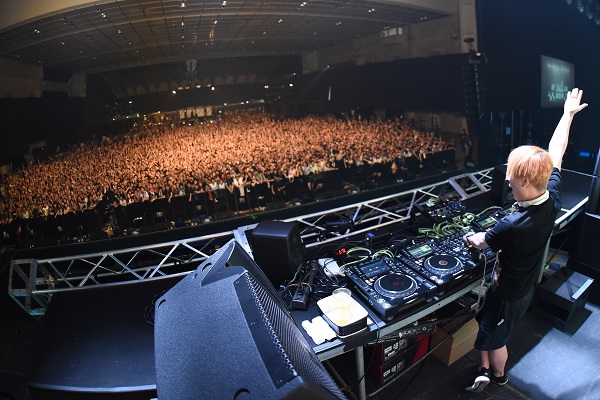 「中田ヤスタカ　初プロデュースの音楽フェスに6,500人が熱狂！」1枚目/13