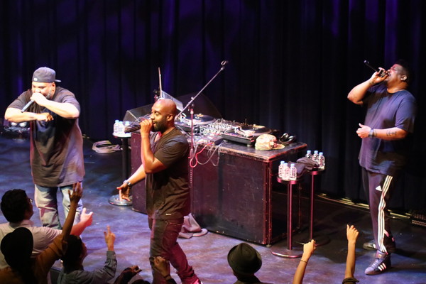 「ユーモラスでポップなデ・ラ・ソウルのライブ！ヒップホップの“革新者”が繰り広げるピースフル＆ファンキーなステージに心沸き立つ都会の宵」1枚目/10