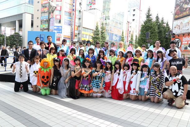 「アイスト所属アイドル勢揃い、秋葉原 初のハロウィンイベントで芸人とコラボ「次は秋葉原フェス」」1枚目/23