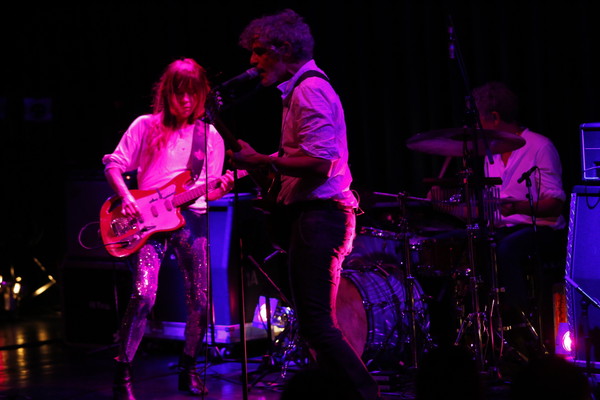 「NYアート・ロックを担い続ける重鎮ブロンド・レッドヘッドの最速ライブレポートが到着」1枚目/5