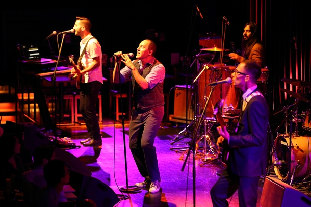 「印象的な初来日ライヴを展開したロス・ステラリアンズ。甘酸っぱい記憶をやわらかく刺激してくれるサウンドに心癒される秋の宵」1枚目/21