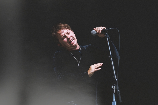 「Nothing But Thieves」3枚目/32