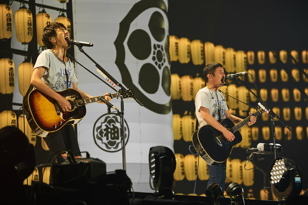 「ゆず、東京ドームで全編弾き語りライブ開催＆来年ベストアルバムとドームツアーが決定」1枚目/4