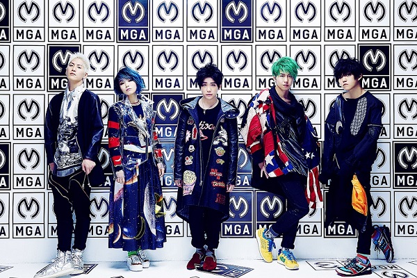 「Mrs. GREEN APPLE、新アーティスト写真＆アルバムダイジェスト映像を公開」1枚目/1