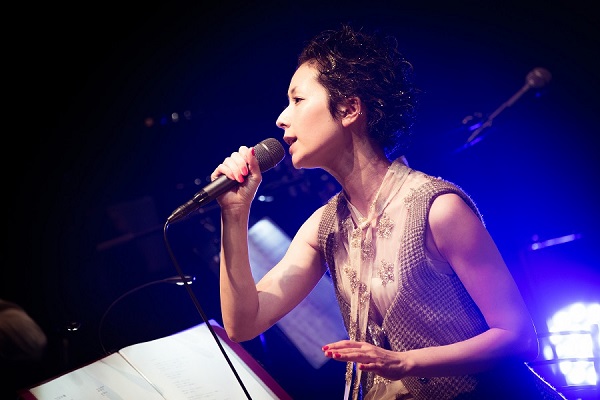 「木村カエラがビルボードライブに登場、MTV unplugged公開収録レポート到着」1枚目/3