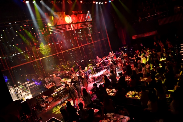 「グラミー賞を目前に控えたカーク・フランクリンの来日ツアーがスタート！　「もう5年だよ。日本に戻ってこられて本当にうれしい」」1枚目/9