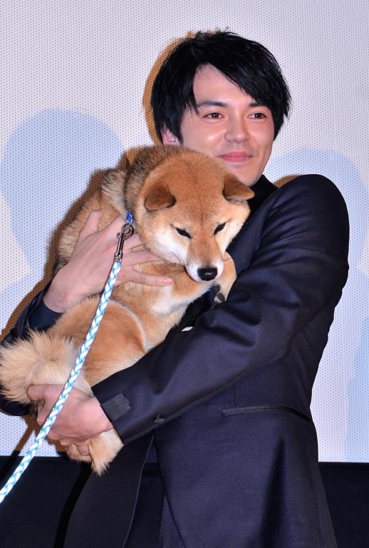 「入院療養中の市原悦子が肉声メッセ－ジ披露　林遣都は今後の活躍期待され「ただただうれしい」」1枚目/1