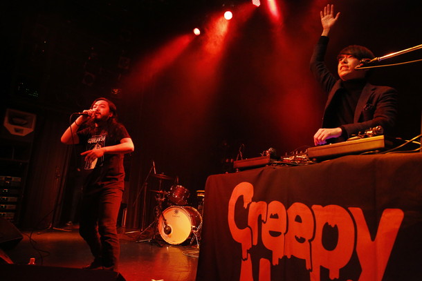 「Creepy Nuts」4枚目/5