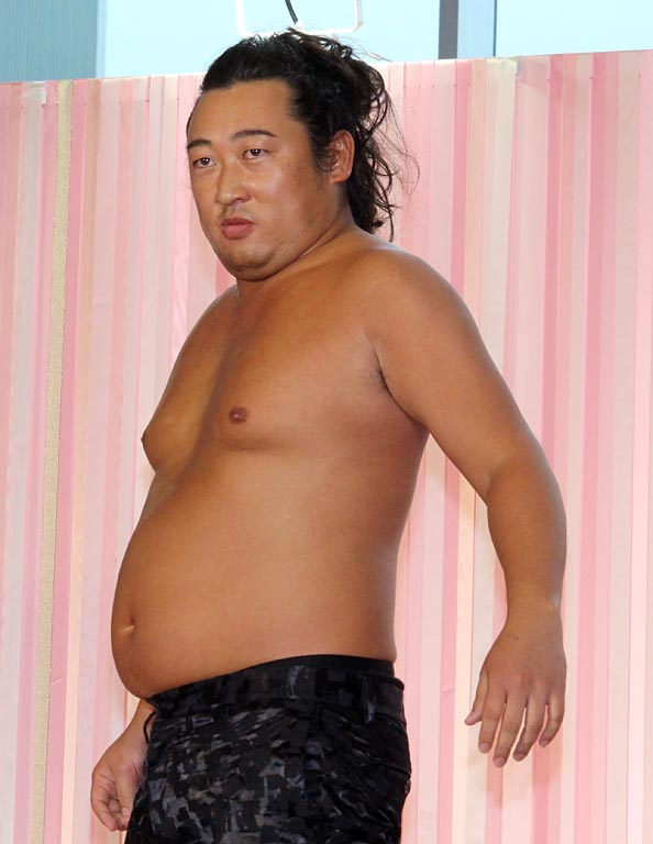 「ロバ－ト秋山、“憑依芸”は「寿命のある限り」　アイデアあふれ「追いつかない」「発散させて！」」1枚目/1