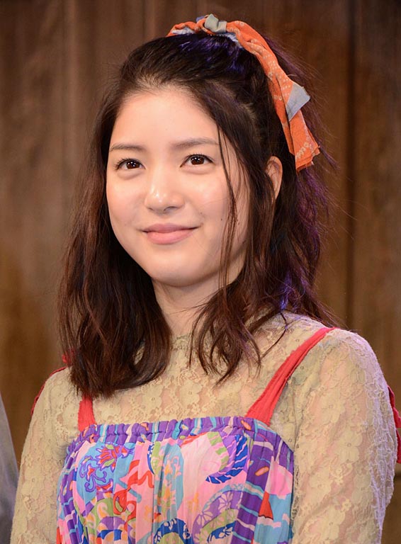 「川島海荷、ヒロイン役に「心がバタバタ」　バ－スデ－サプライズも「心臓が痛い」」1枚目/1