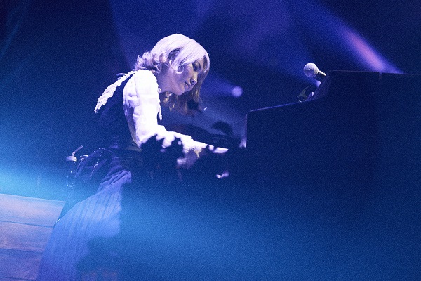 「SEKAI NO OWARI・Saoriが文芸誌で初のエッセイ連載開始」1枚目/2