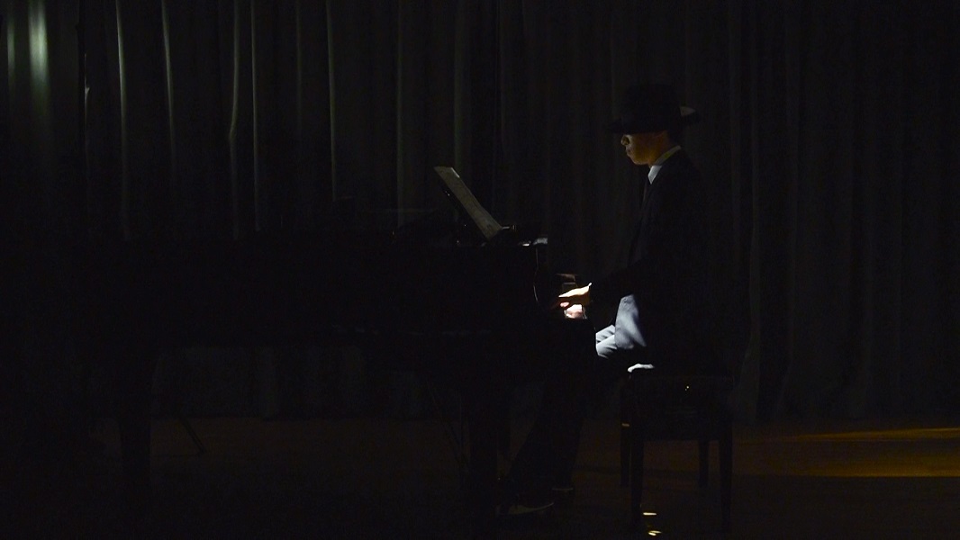 日本のライアン・ゴズリング！？えなりかずきが映画『ラ・ラ・ランド』のピアノシーンを完コピ