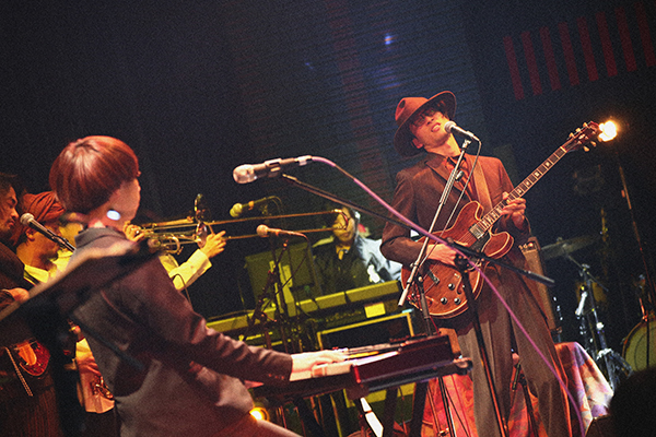 「LUCKY TAPES」8枚目/19