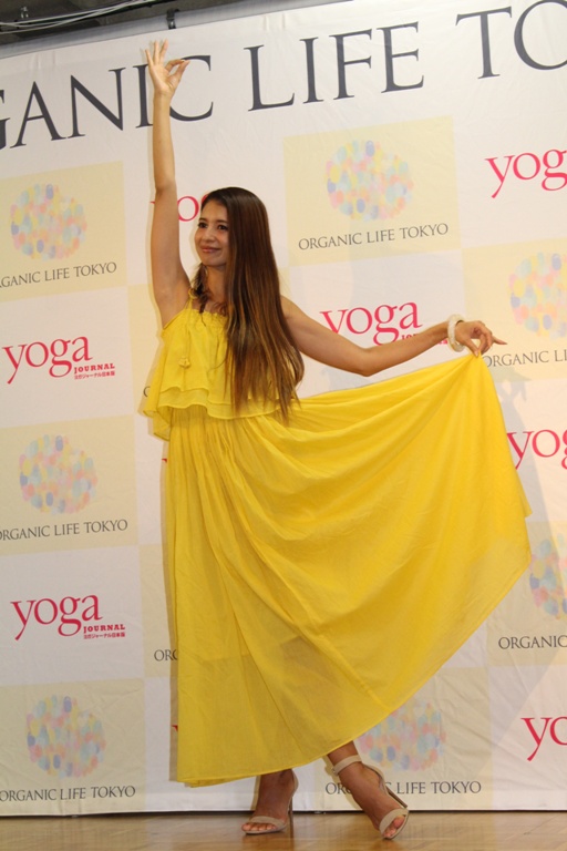 「吉川ひなの「この修業は死ぬまで続けたい」　「ベスト・オブ・ヨギ－ニ」受賞で笑顔」1枚目/1