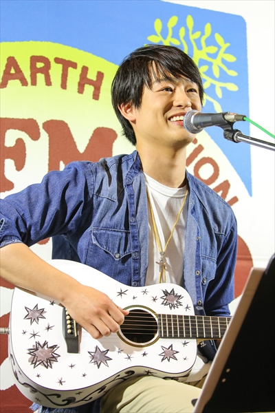 「尾崎裕哉、大阪・枚方 T-SITEにてFM COCOLO公開収録のゲストで登場」1枚目/4