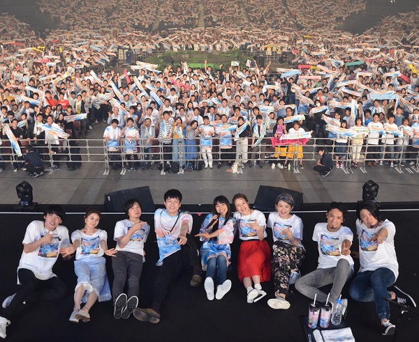 「miwa、福岡公演で坂口健太郎がサプライズ登場 2人で「アイオクリ」披露 」1枚目/1