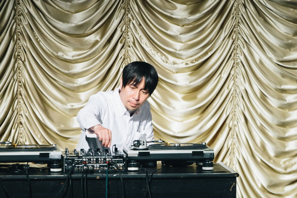 「DJ」6枚目/15