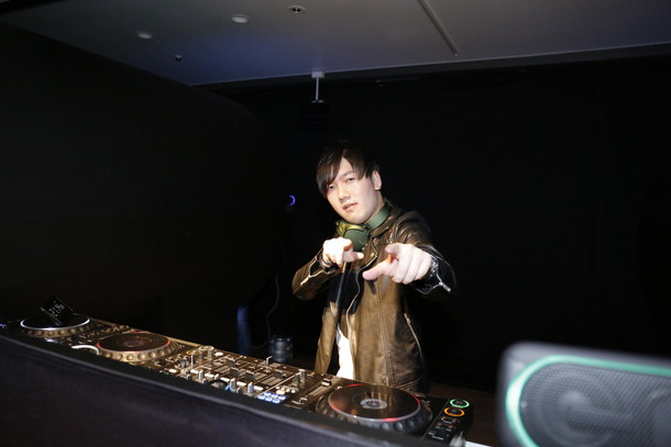 「TeddyLoid×卓球のエクストリームな音楽体験！【低音卓球】で会場熱狂」1枚目/26