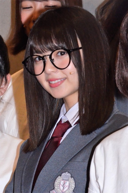 「乃木坂４６齋藤飛鳥、年上メンバ－をイジり倒す　大きな眼鏡姿に「ちょっと緊張しています」」1枚目/1