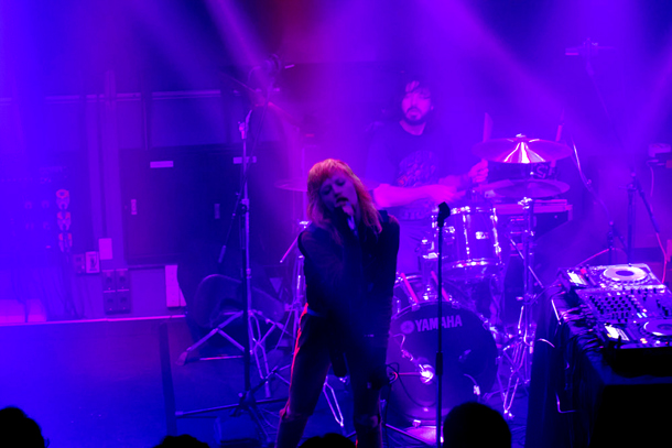 「クリスタル・キャッスルズ」7枚目/15