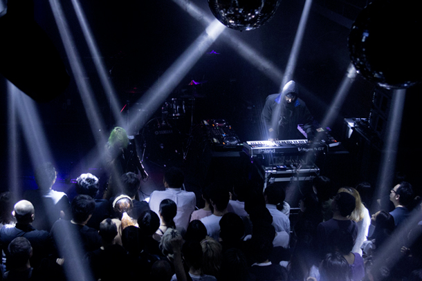 「クリスタル・キャッスルズ」8枚目/15