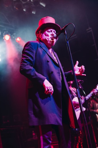 「“イタリアの至宝”ズッケロ初来日公演で布袋寅泰と再共演」1枚目/3