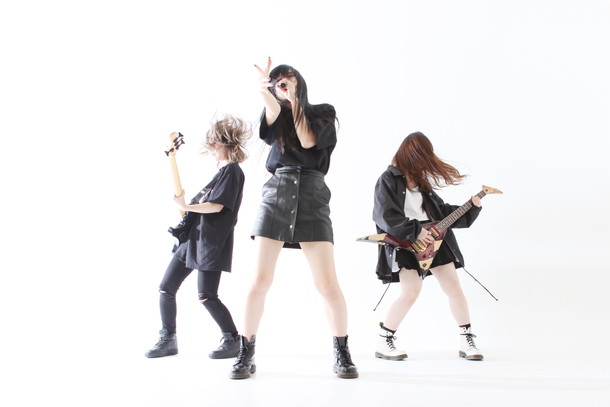 Ladybaby黒宮れい率いるバンド Brats 新曲 Pain ライブmv公開 Daily News Billboard Japan