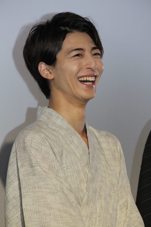 「高杉真宙の裸体は「しなやか」　清水尋也に明かされはにかむ」1枚目/1