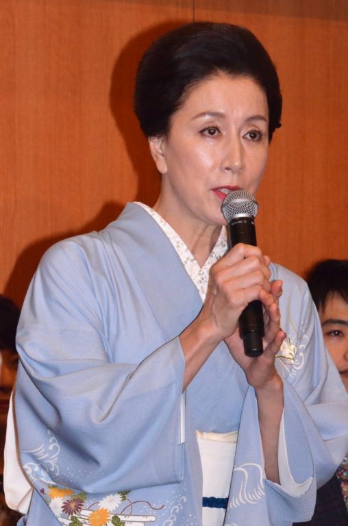 「高畑淳子、報道陣の口ふさいで息子裕太の質問回避　子育ての葛藤問われるも「お察しください」」1枚目/1