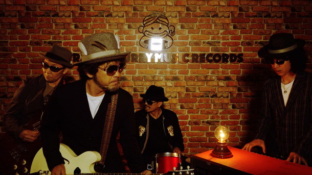 「奥田民生 新ALメンバーで約2年半ぶりの全国ツアー【MTRY TOUR 2018】開催」1枚目/2