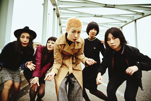 「嵐を呼ぶ5人組ファンク娘 BimBamBoom 新AL『Shinzo BakuBaku』10月リリース」1枚目/2