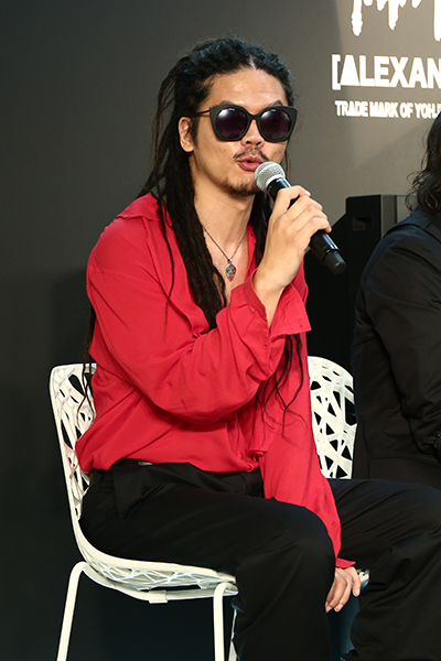 Alexandros Yohji Yamamoto コラボで新曲 Come Closer 書き下ろし 川上洋平は 普通にファンだった Daily News Billboard Japan
