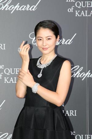 「長澤まさみ「五感を動かされる特別なもの」　ハイジュエリ－を身に着け「緊張」」1枚目/1