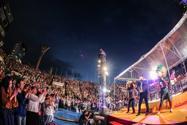 「平井堅、広沢タダシがサプライズ出演 【風のハミング】ライブレポートが到着。FM COCOLOでは特別のオンエアも決定」1枚目/14