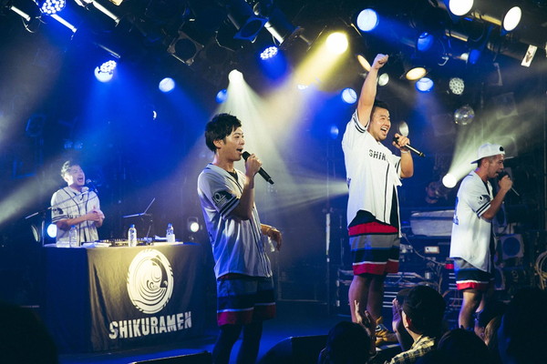 「シクラメン、自身最大ツアーで東京にカムバック＆“元旦”公演を発表」1枚目/7