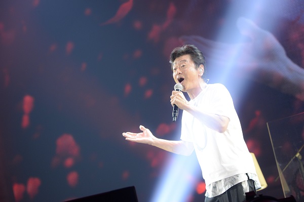 「桑田佳祐、全国アリーナ＆ドームツアーが新潟からスタート「やっと皆さんに会えました。」」1枚目/2