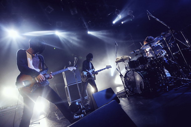 「People In The Box ホント謎なツアー開幕！ 東京公演では来場者に“耳せん”配布」1枚目/9