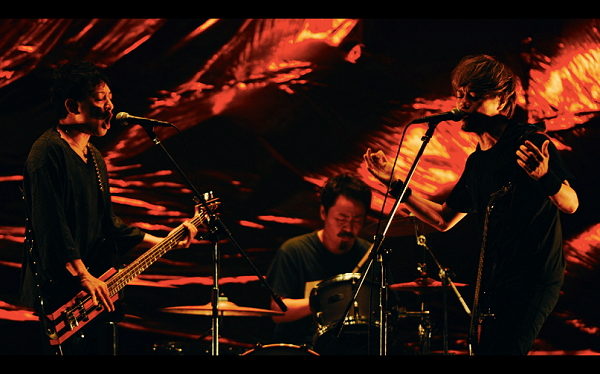 「10-FEET、新ALより“ミクスチャーマシマシ”な「1 size FITS ALL」MV公開」1枚目/2