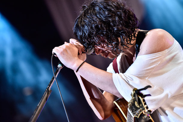 「銀杏BOYZ「抱き締めてくれ かけがえのない愛しい人よ！」よどみ続ける愛を独り独りが歌い叫んだ夜―――いつか国立競技場で」1枚目/5