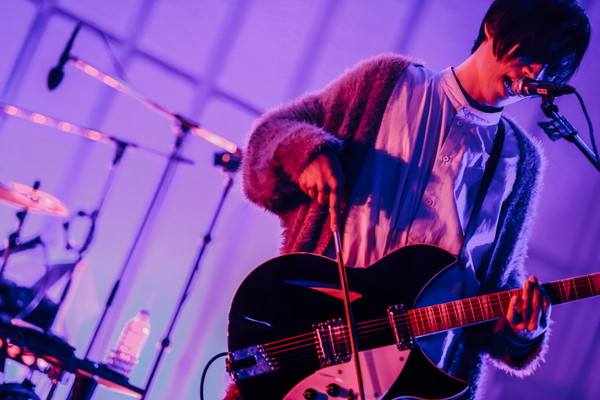 「＜ライブレポート＞音と光と雨による、andropの日比谷野外大音楽堂」1枚目/9