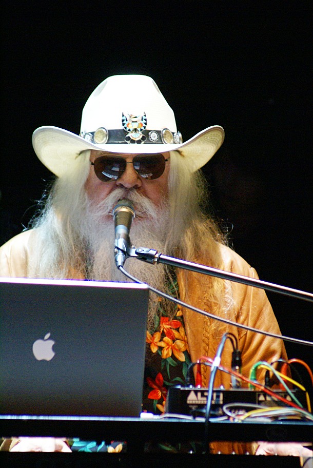 「『11月13日はなんの日？』スワンプ・ロックの雄、レオン・ラッセルの命日」1枚目/1