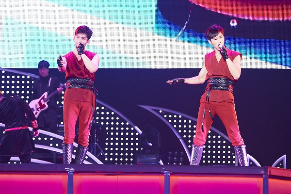 「東方神起、全国5大ドームツアーが開幕」1枚目/6