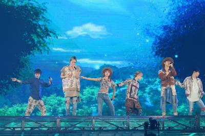 「AAA、初の4大ドームツアーを収録したDVD＆Blu-rayが発売決定」1枚目/3