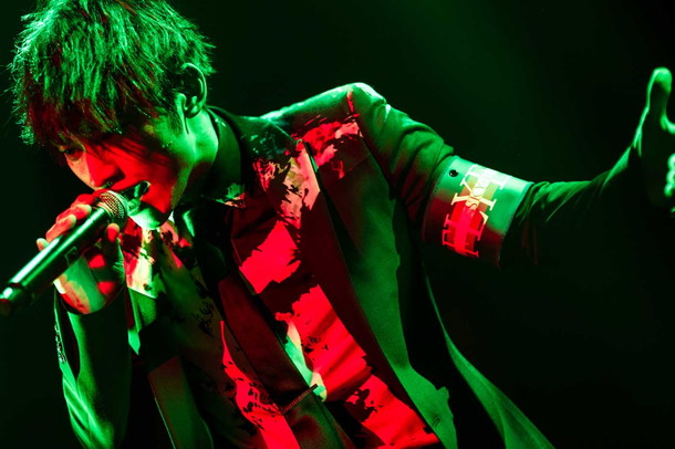 「SKY-HI ツアーファイナル！ DAY1：バンド（チェコ/ビッケブランカら）/ DAY2：HIPHOP（SALU/T-Pablowら）」1枚目/13