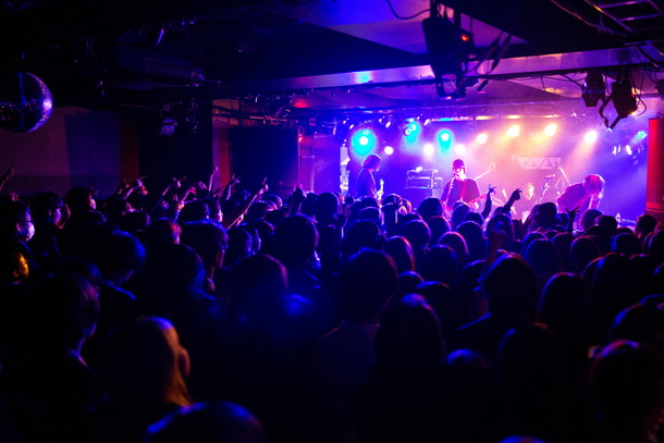 「ART-SCHOOL 2週連続ワンマン【volume1 ～BLACK～】光が存在しないとき、光がほとんど吸収されてしまうとき」1枚目/9