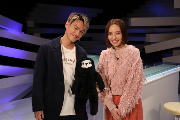 「三代目JSB今市隆二が女性の体に水注ぐ……「ONE DAY」MVメイキング公開スペシャルPart2」1枚目/4