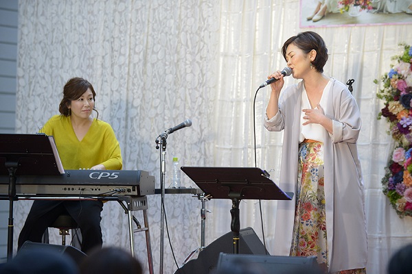 「Kiroro、出産、子育てを経て13年振りとなる沖縄での原点回帰フリーライブ大成功」1枚目/5