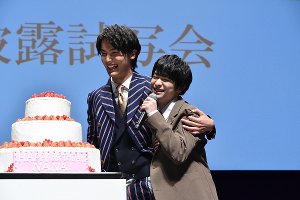 「知念侑李&amp;中川大志が小松菜奈にサプライズ生セッション、三木監督「2人のセッションにはウルっとくるような感動があった」」1枚目/5